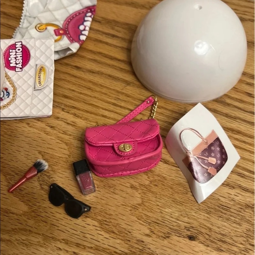 Zuru Mini Brands Fashion Pink Purse Chain Set